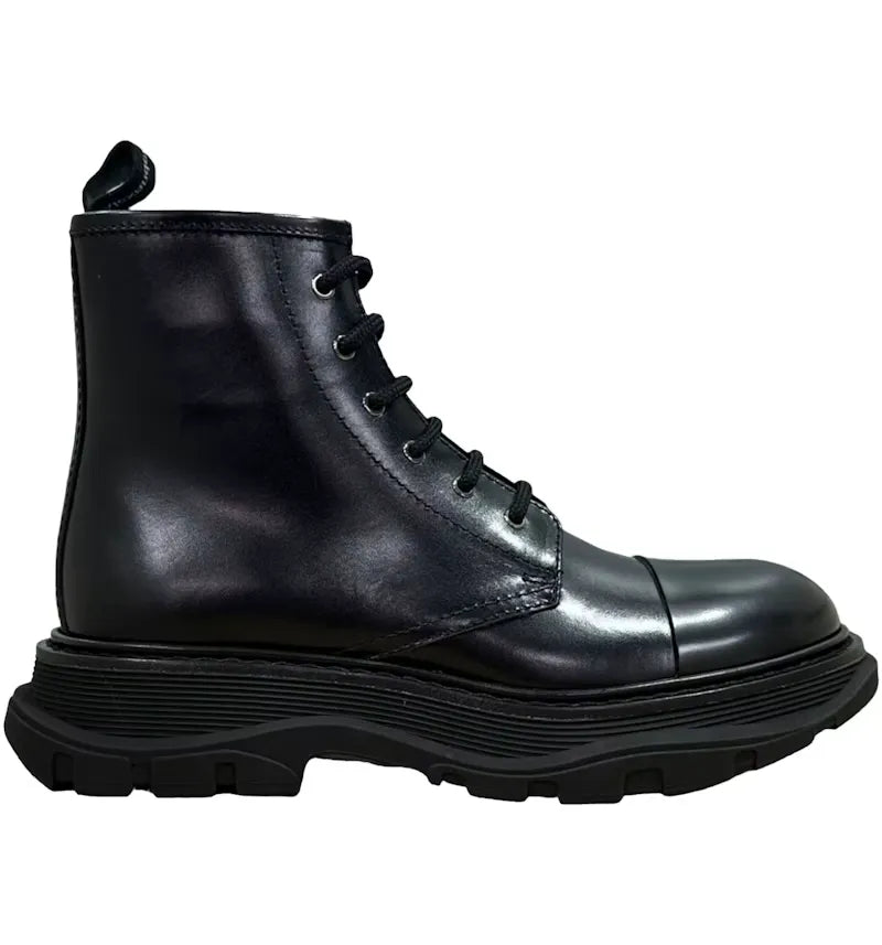 Alexander McQueen Tread Lace-Up Combat Leather Boot Black - vue 360