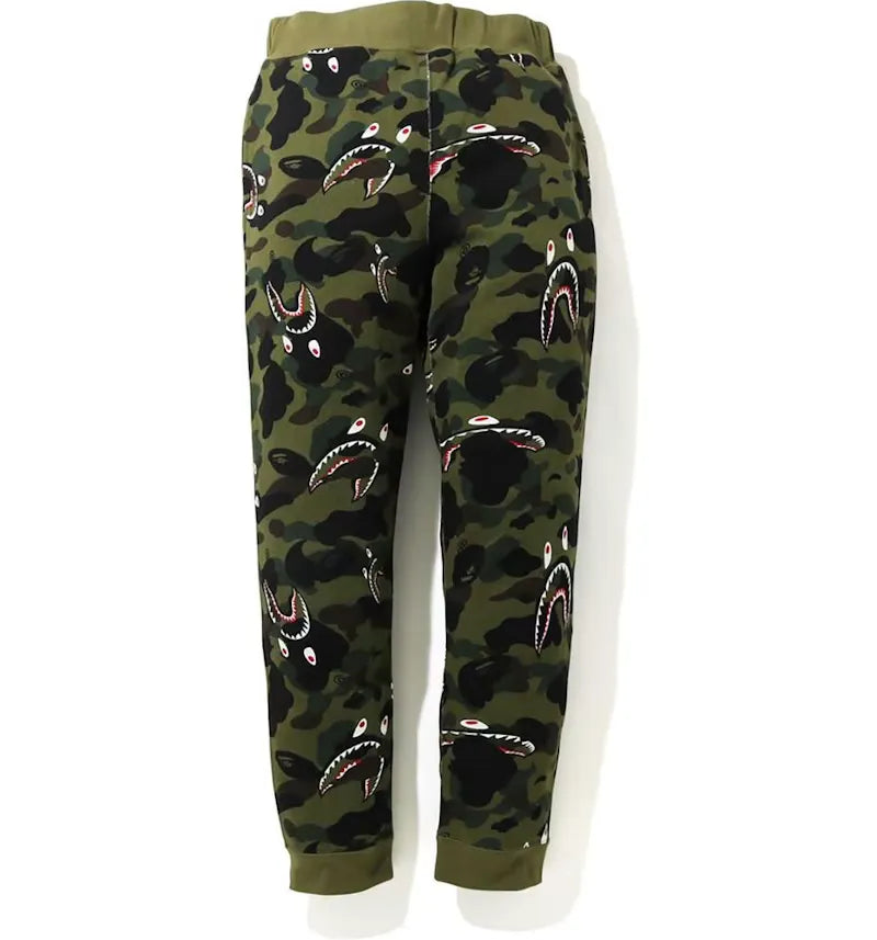 BAPE Shark 1st Camo Sweat Pants FW20 Green - vue 360