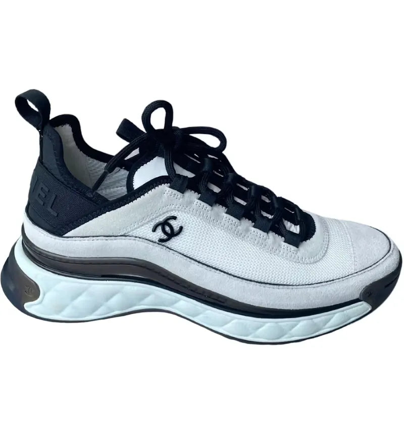 Chanel Suede Trainer White Black Suede (Women's) - vue 360
