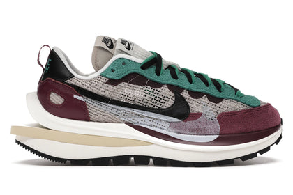 Nike Vaporwaffle sacai Villain Red Neptune Green - authentic Nike sneakers
