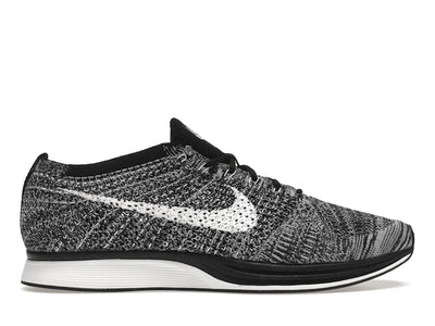 Nike Flyknit Racer Oreo 2