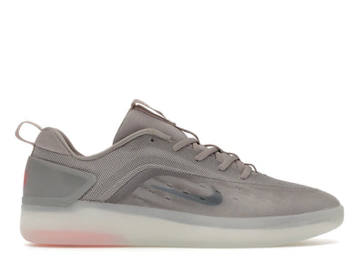 Nike SB Zoom Nyjah 4 College Grey Bright Crimson