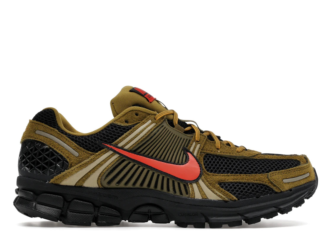 Nike Zoom Vomero 5 Premium Olive Flak Picante Red - vue 360