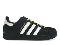 adidas Superstar 92 von Pharrell, Schwarz/Weiß