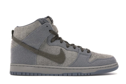 Nike SB Dunk High Tauntaun - authentic Nike sneakers