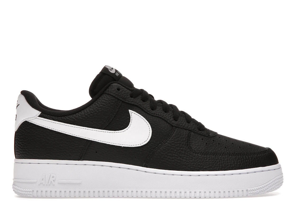 Nike Air Force 1 Low '07 Black White Pebbled Leather - vue 360