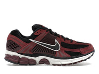 Nike Zoom Vomero 5 Dunkelrot