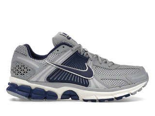 Nike Zoom Vomero 5 Yankees - authentic Nike sneakers