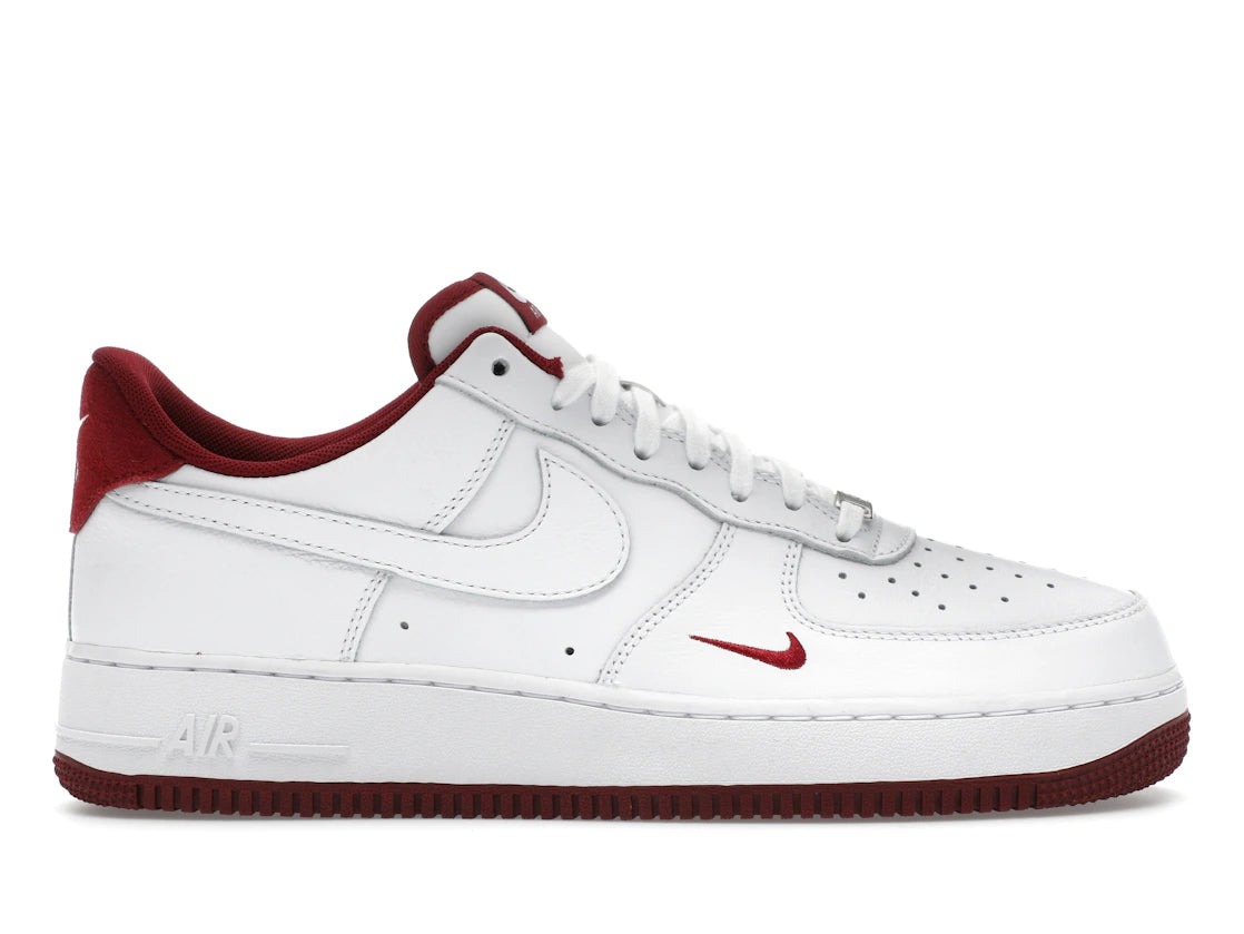Nike Air Force 1 Low '07 LV8 White Team Red - vue 360