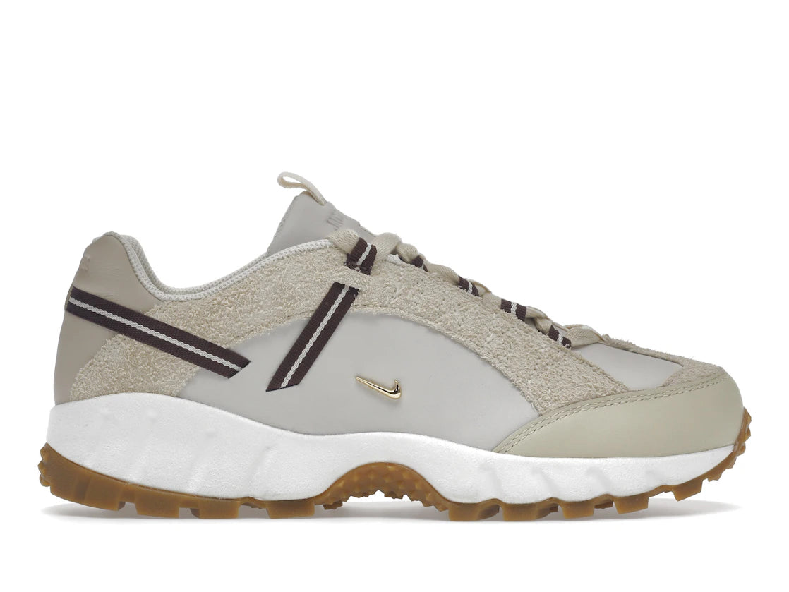 Nike Air Humara LX Jacquemus Light Bone Gold (Women's) - vue 360