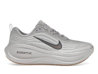 Nike Vomero Plus College Grey Light Iron Ore Gum