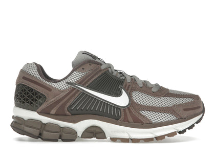 Nike Zoom Vomero 5 Mink Brown - authentic Nike sneakers