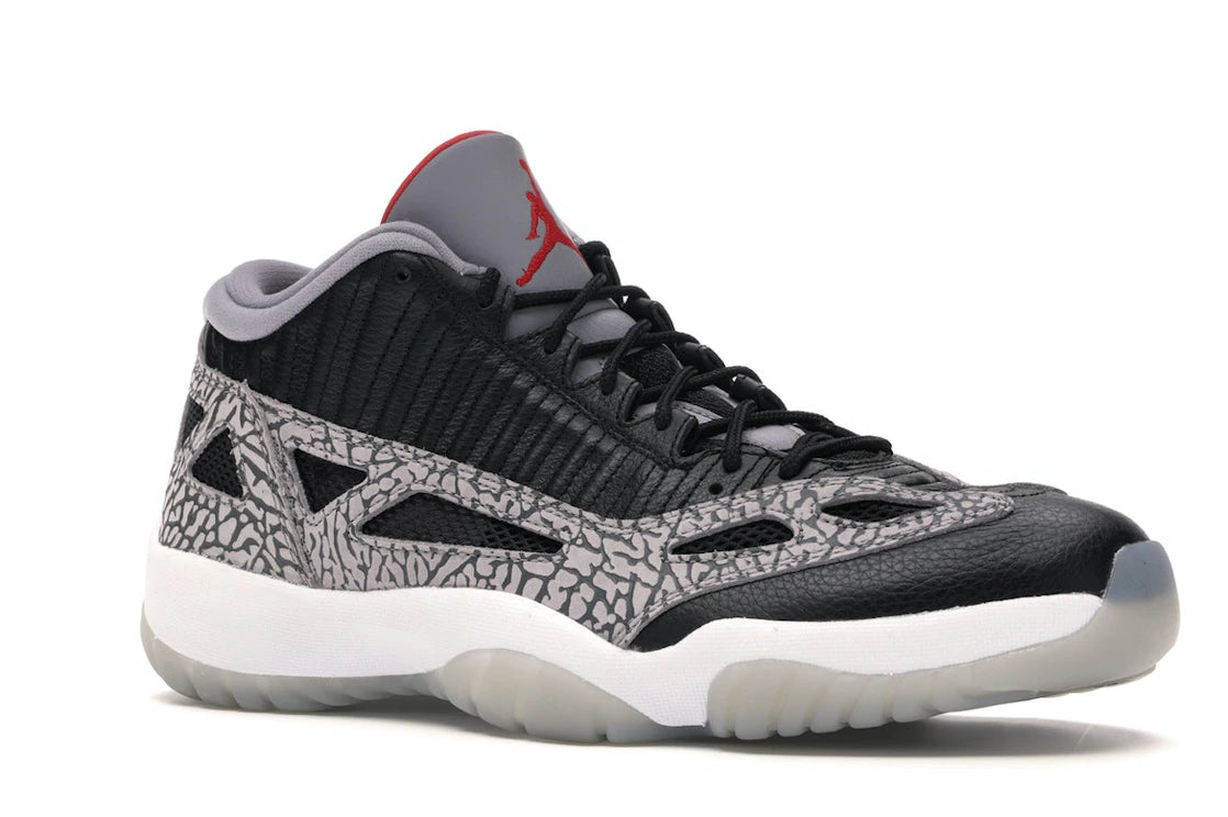 Jordan 11 Retro Low IE Black Cement - vue secondaire A