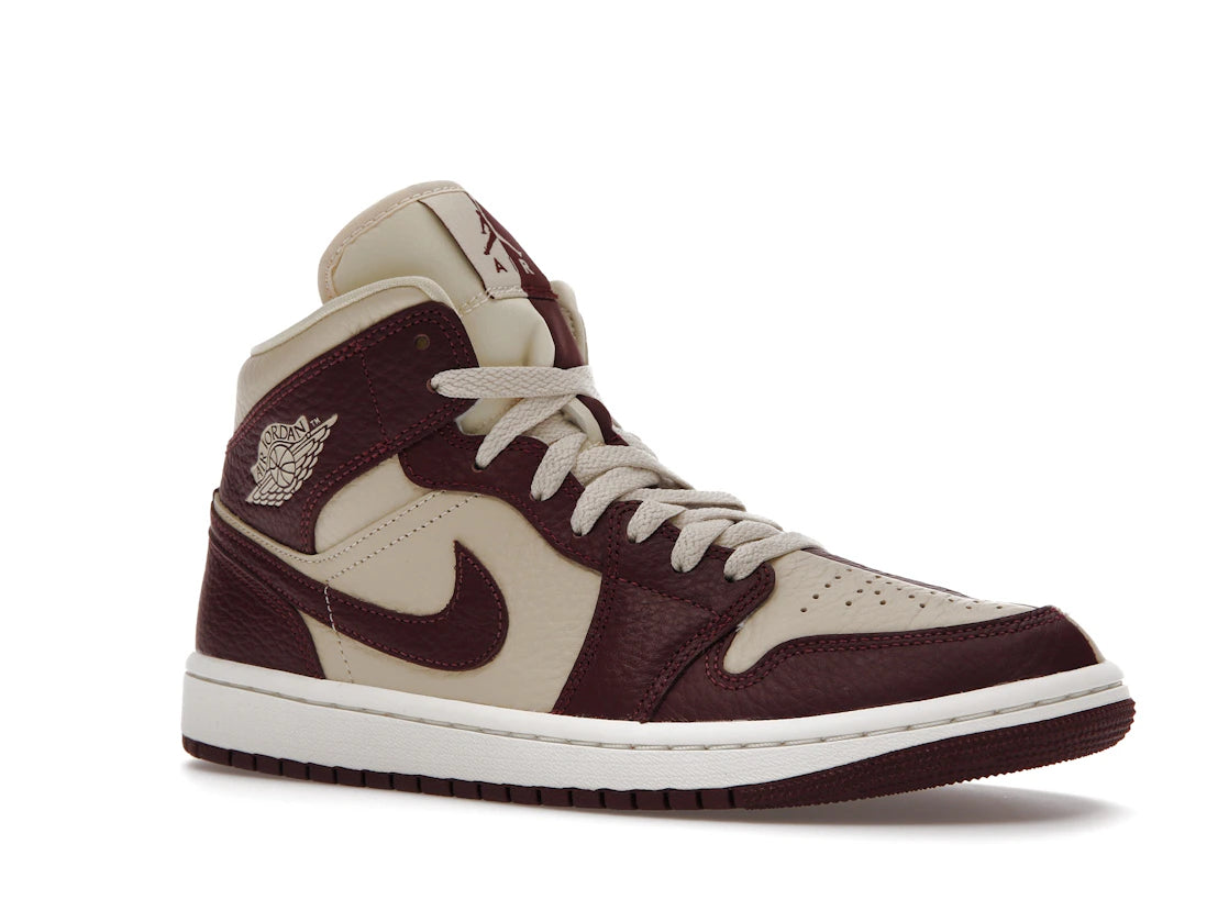 Jordan 1 Mid SE Split Beach Cherrywood Red (Women's) - vue secondaire A