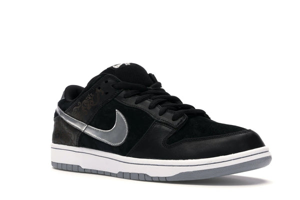 Nike SB Dunk Low Takashi 2
