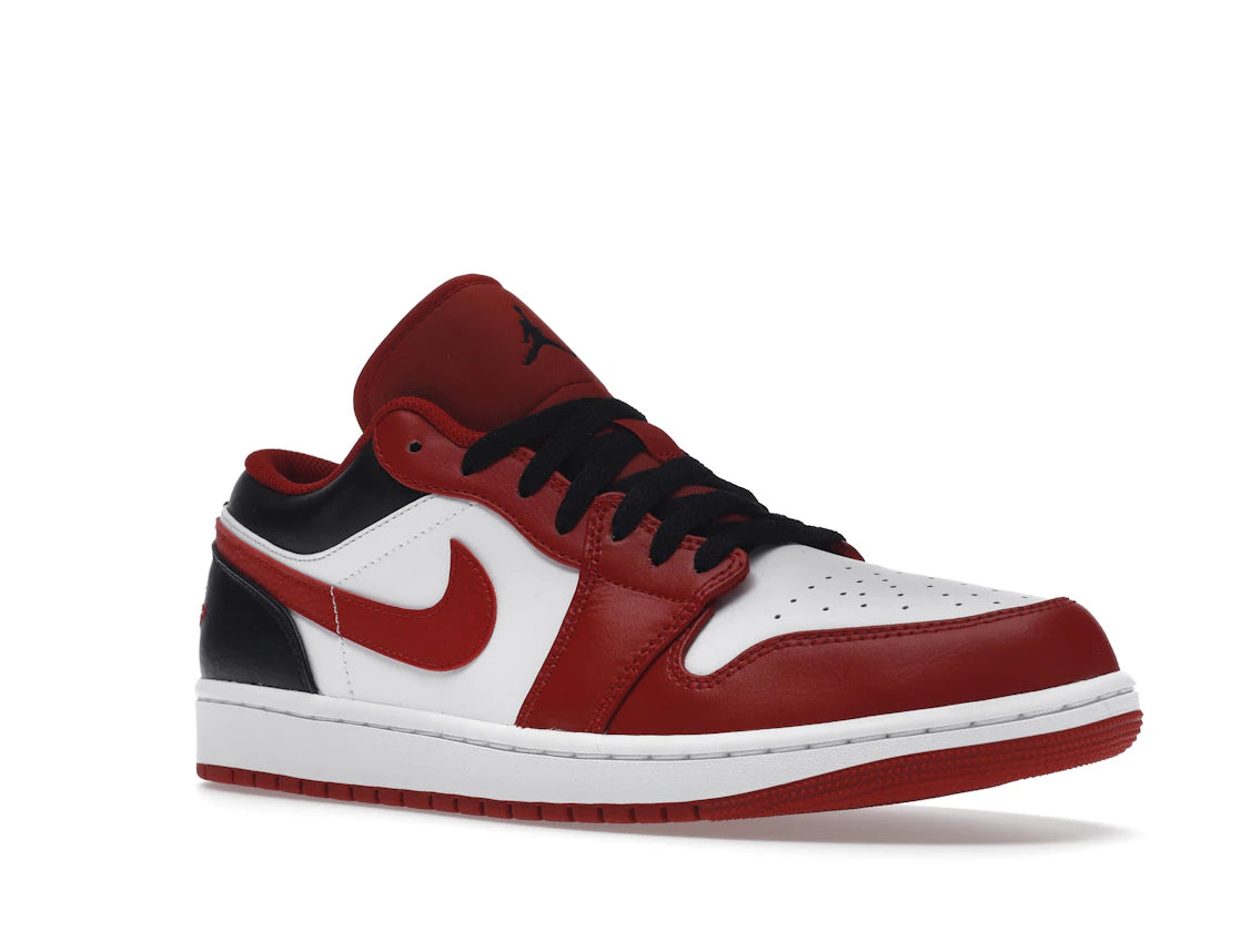 Jordan 1 Low Bulls