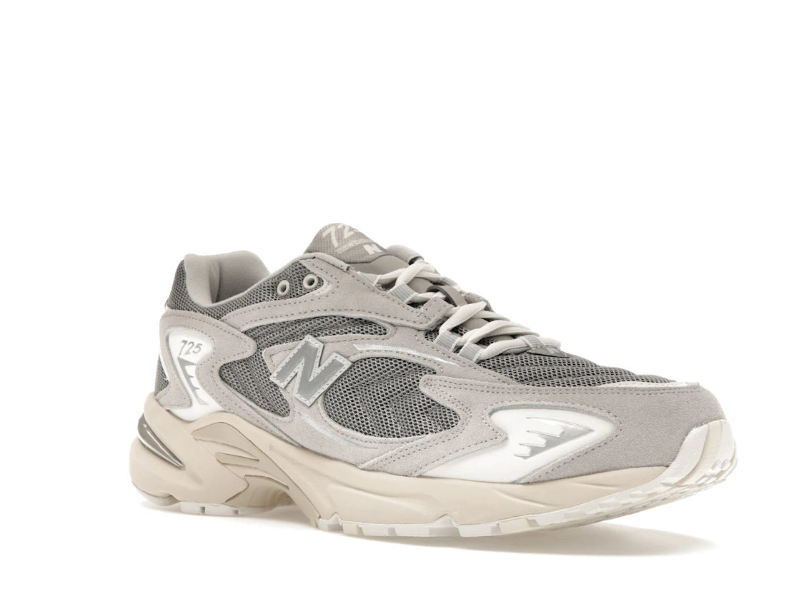 New Balance 725 Light Grey