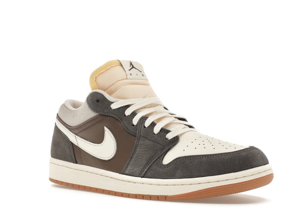 Jordan 1 Low SNKRS Day Korea Magpie (2023)