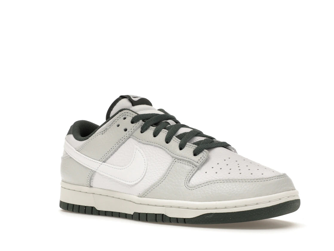 Nike Dunk Low Retro SE Photon Dust Vintage Green