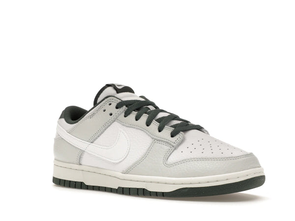 Nike Dunk Low Retro SE Photon Dust Vintage Green