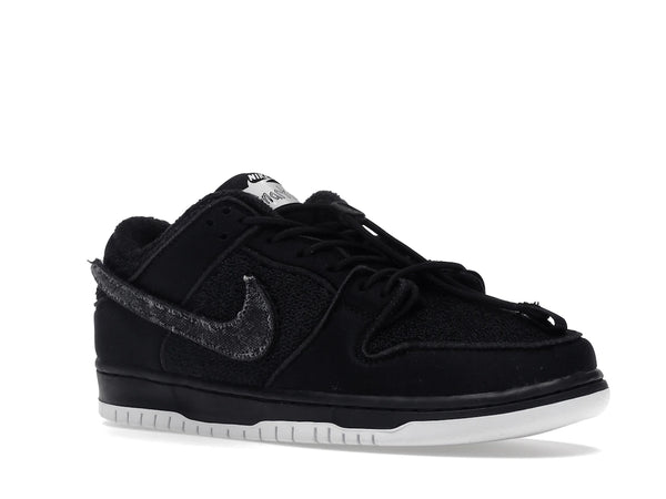 Nike SB Dunk Low Gnarhunters