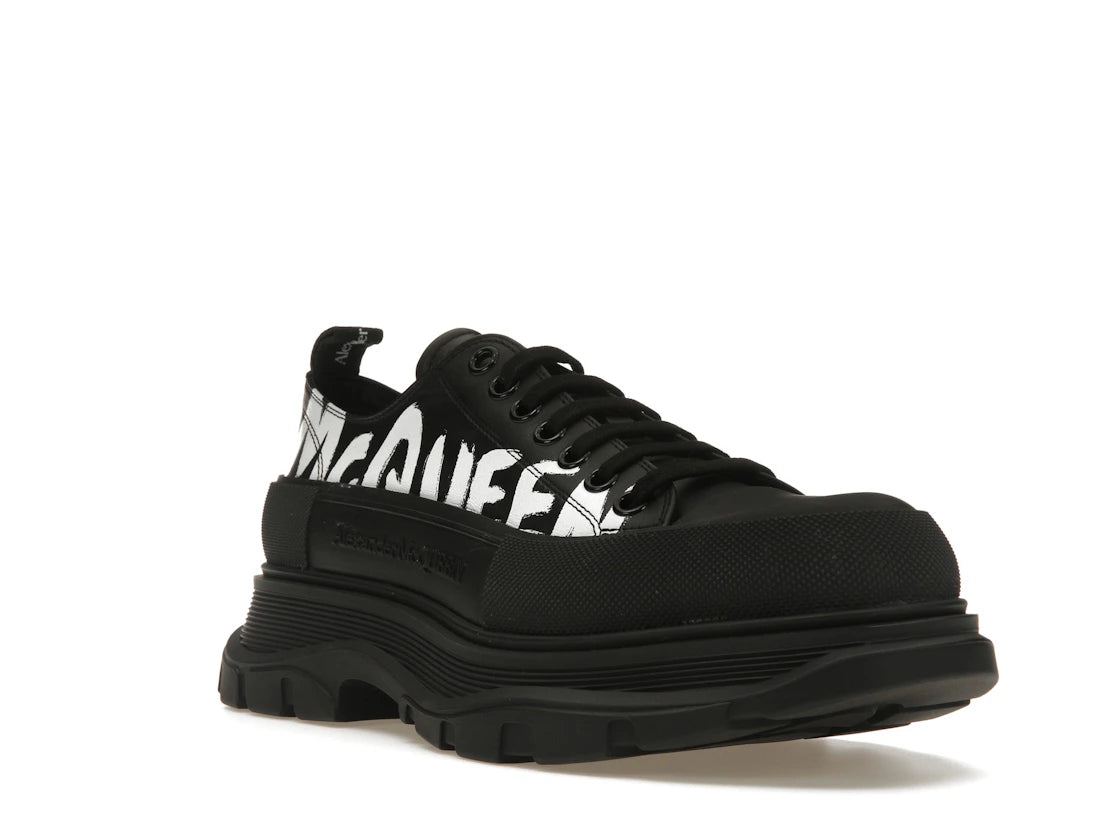 Alexander McQueen Tread Slick Low Lace Up Graffiti Black Black White - vue secondaire A