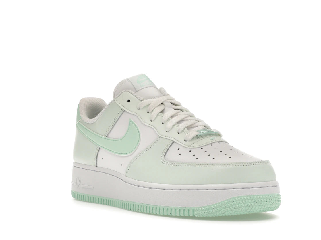 Nike Air Force 1 Low '07 Mint Foam - vue secondaire A