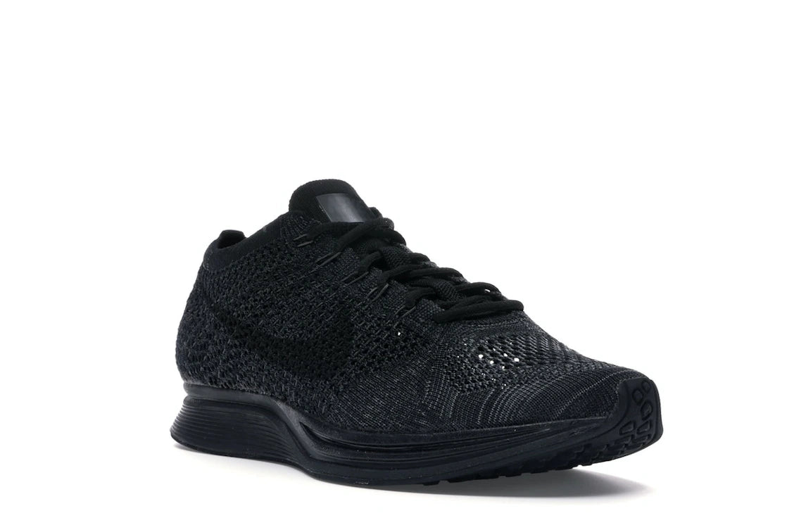 Nike Flyknit Racer Triple Black - vue secondaire A