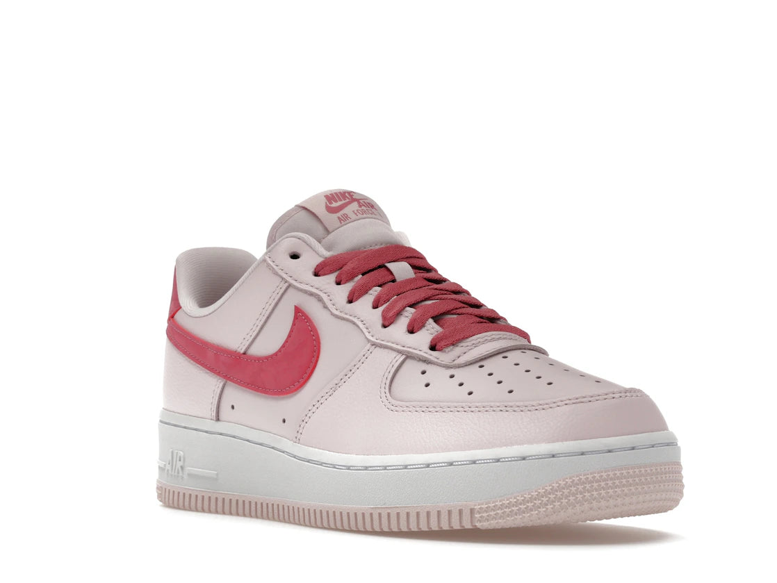 Nike Air Force 1 Low '07 Valentine's Day (2026) (Women's) - vue secondaire A