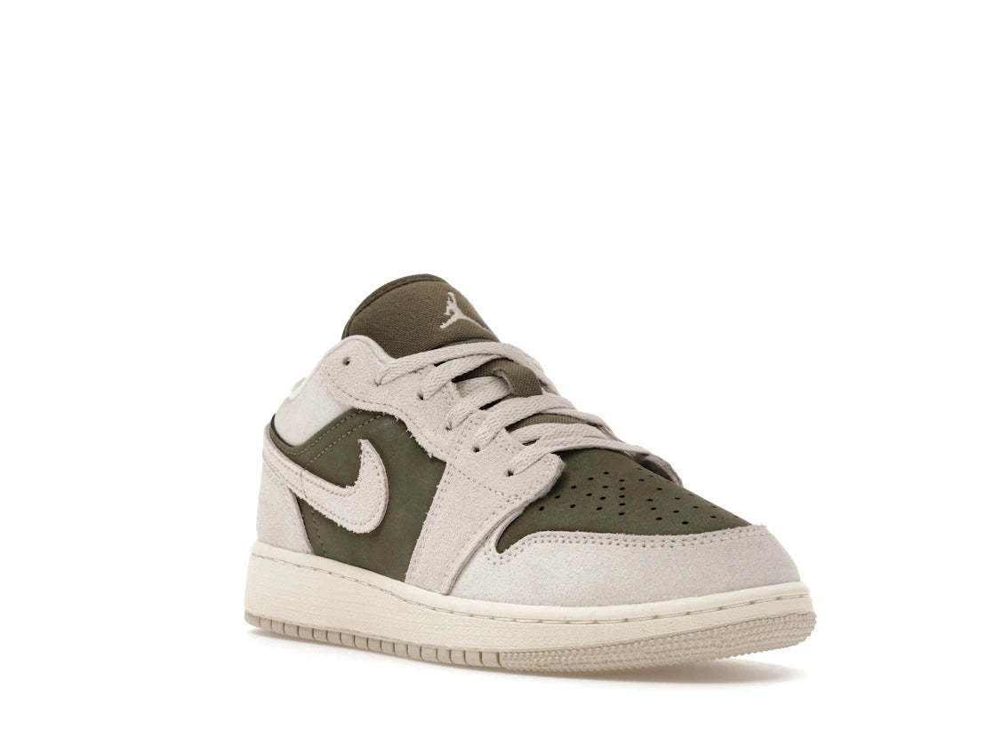Jordan 1 Low SE Medium Olive Sail (GS) - vue secondaire A