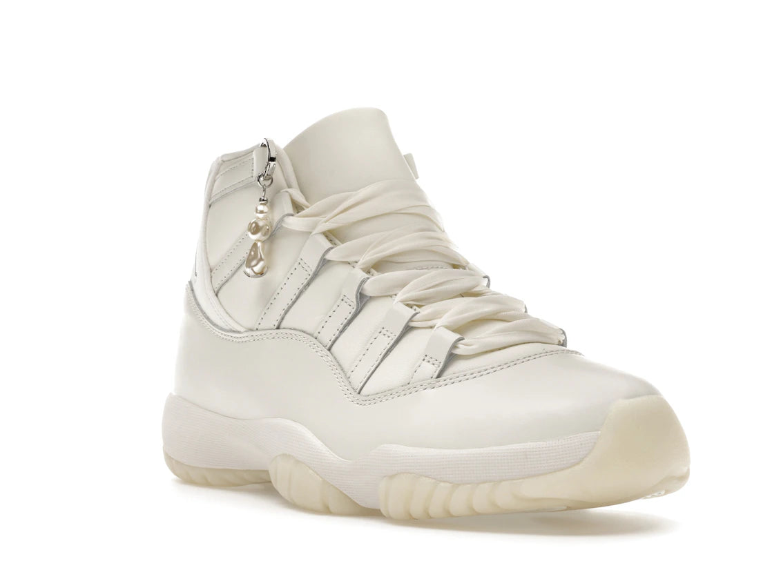 Jordan 11 Retro Pearl (Women's) - vue secondaire A