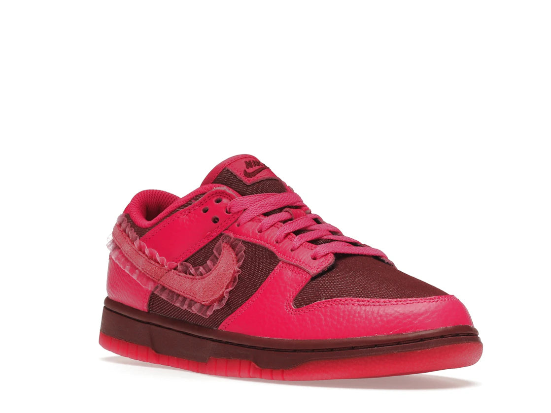 Nike Dunk Low Valentine's Day (2022) (Women's) - vue secondaire A