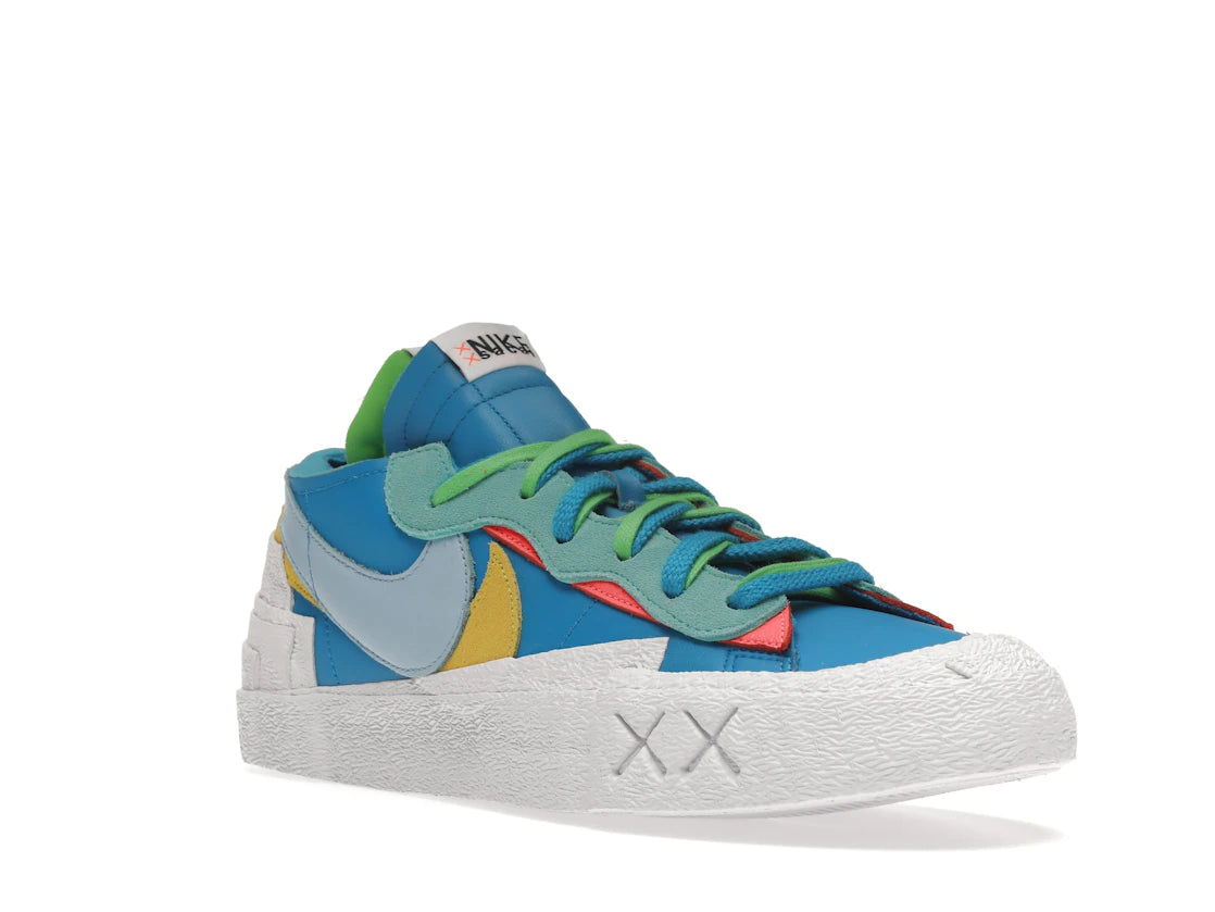 Nike Blazer Low sacai KAWS Neptune Blue - vue secondaire A