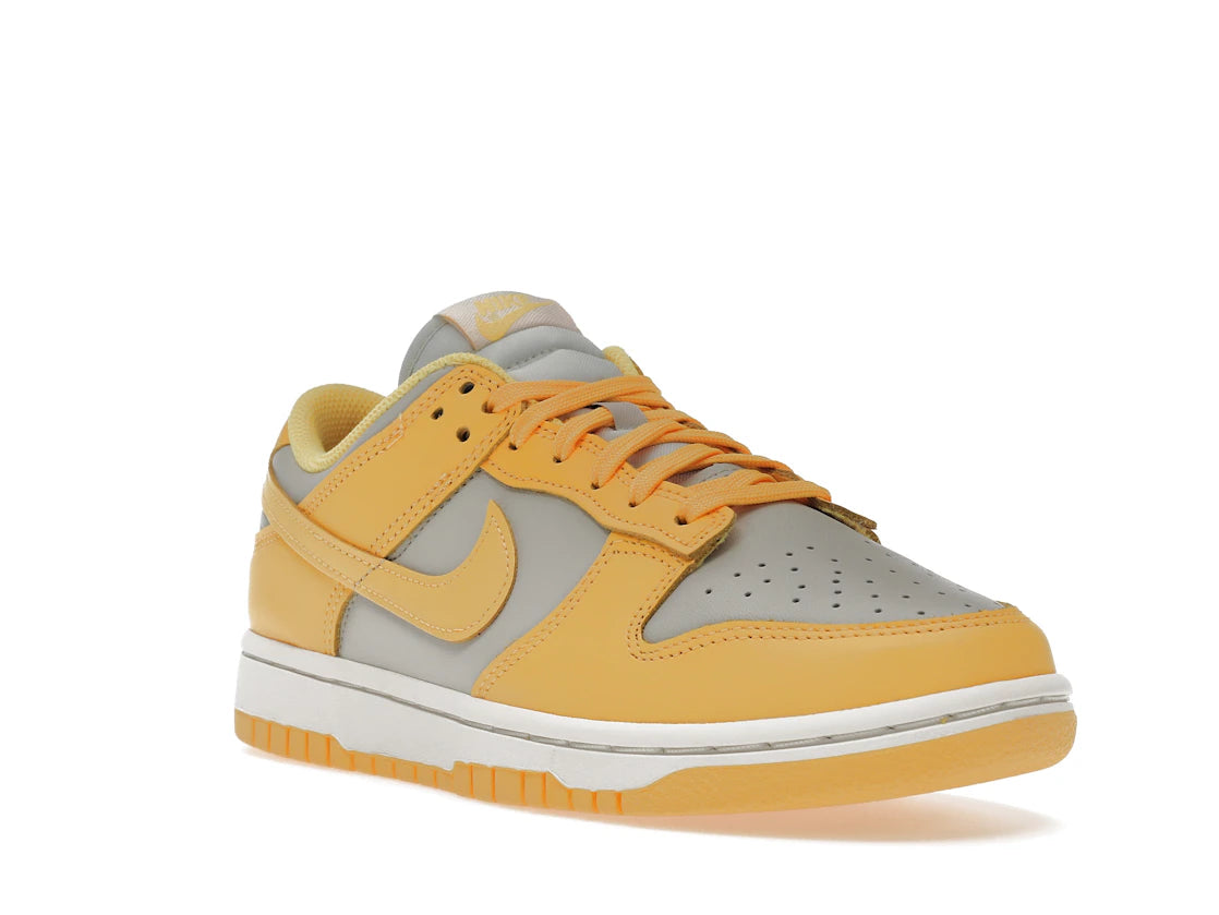 Nike Dunk Low Citron Pulse (Women's) - vue secondaire A