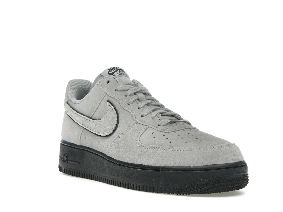 Nike Air Force 1 Low '07 LV8 Light Smoke Grey Suede Black - vue secondaire A