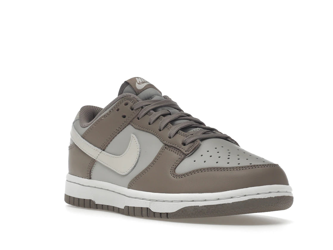 Nike Dunk Low Bone Beige (Women's) - vue secondaire A