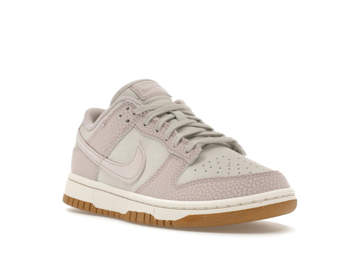 Nike Dunk Low PRM Next Nature Platinum Violet (Women's) - vue secondaire A