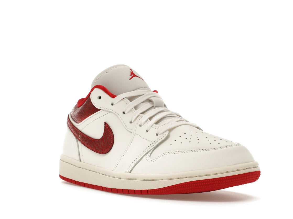 Jordan 1 Low Ruby (Women's) - vue secondaire A