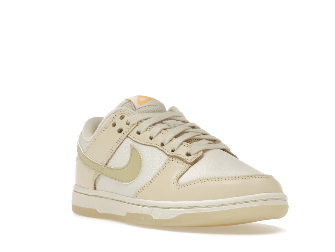 Nike Dunk Low Team Gold (Women's) - vue secondaire A