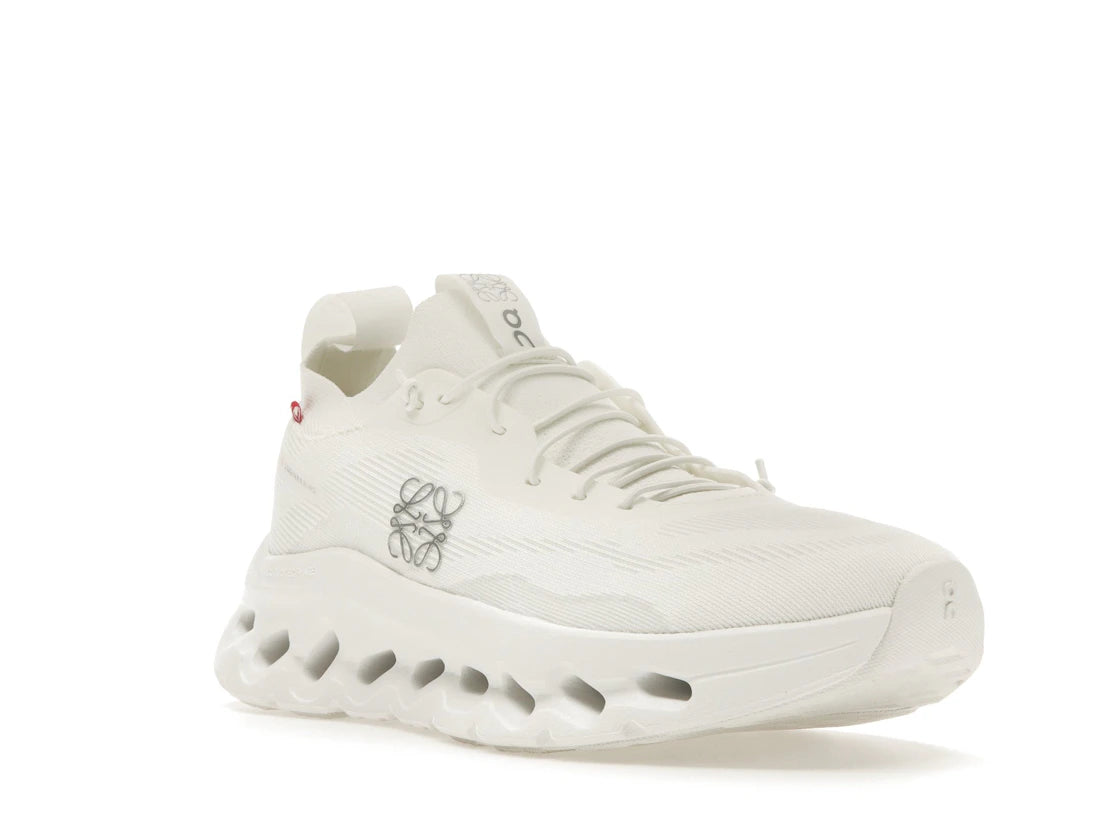 On Running Cloudtilt LOEWE All White (Women's) - vue secondaire A