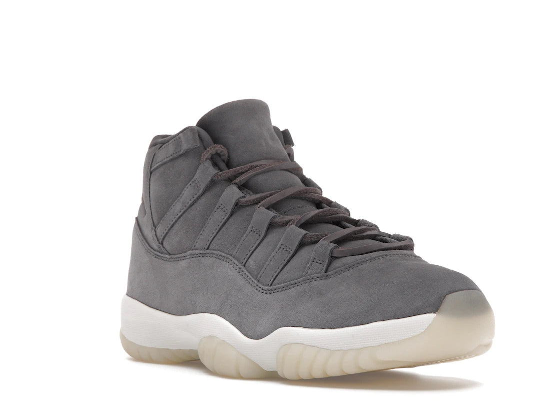 Jordan 11 Retro Pinnacle Grey Suede - vue secondaire A