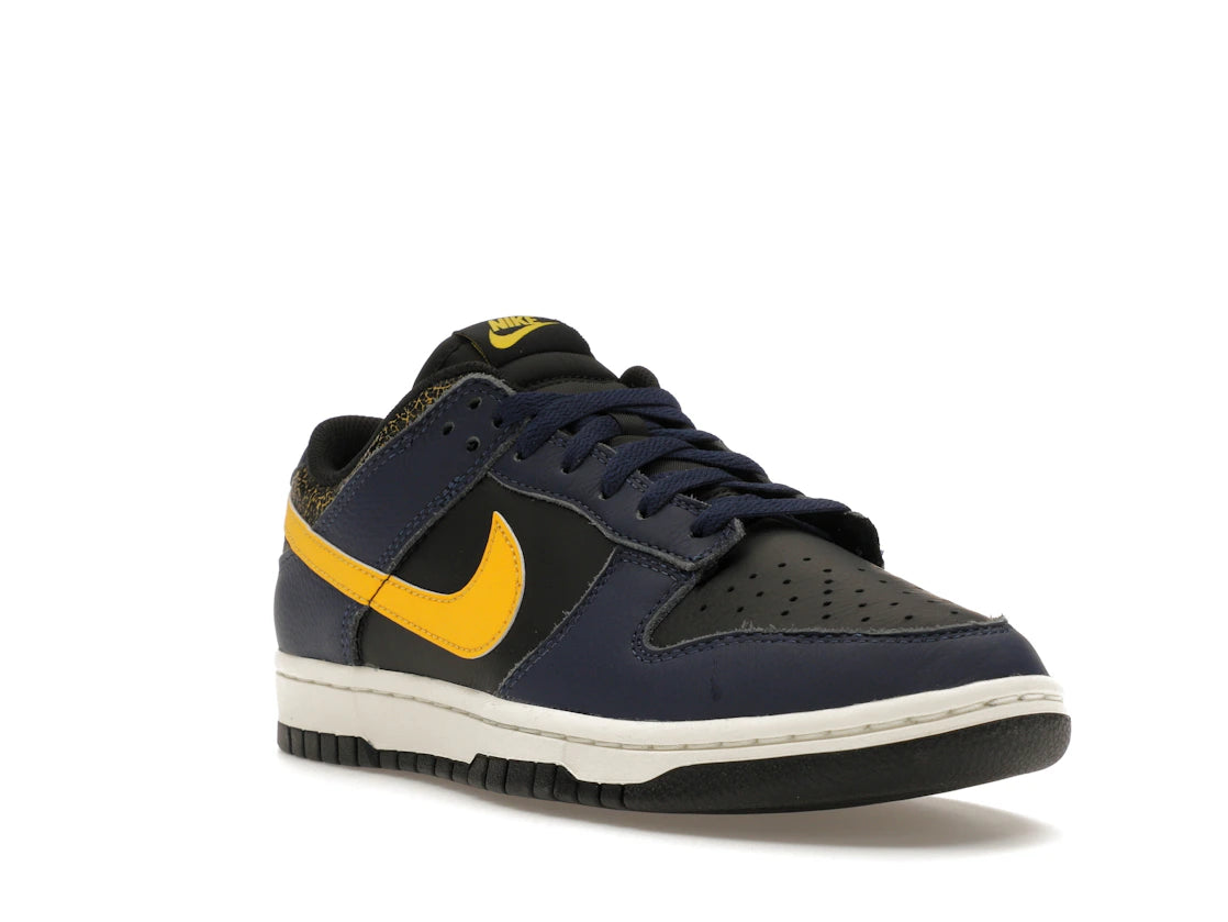 Nike Dunk Low Vintage Michigan - vue secondaire A