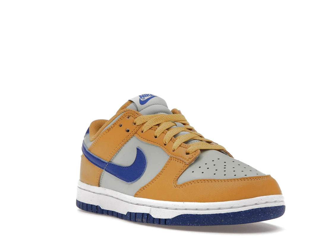 Nike Dunk Low Next Nature Wheat Gold Royal (Women's) - vue secondaire A