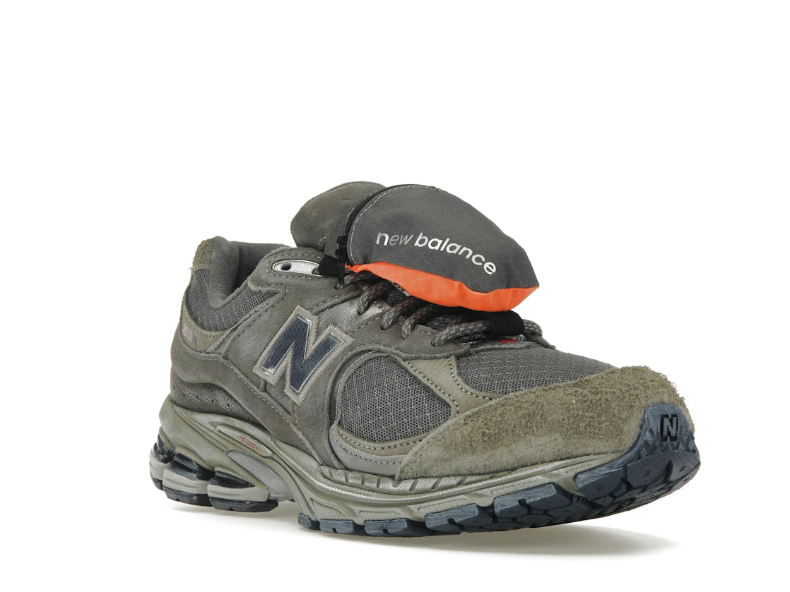 New Balance 2002R Grey Brown Pouch - vue secondaire A