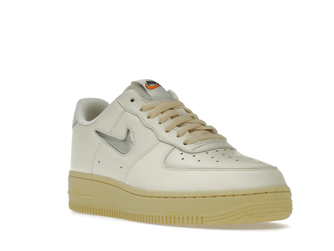 Nike Air Force 1 Low '07 LX Coconut Milk Lemon Wash (Women's) - vue secondaire A