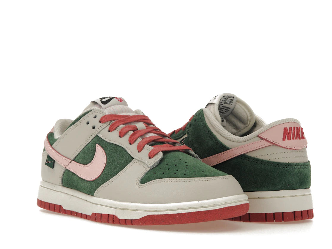 Nike Dunk Low SE All Petals United Fir Green (Women's) - vue secondaire A