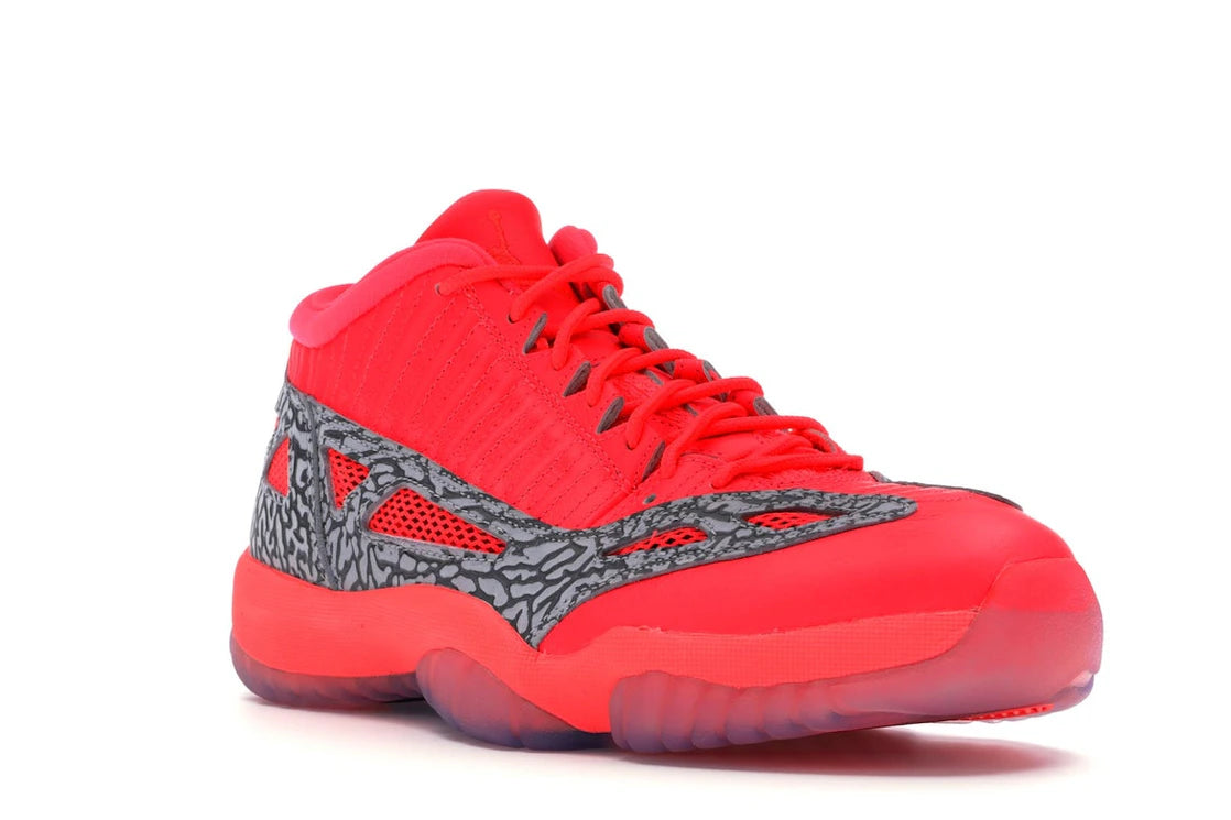 Jordan 11 Retro Low IE Flash Crimson - vue secondaire A