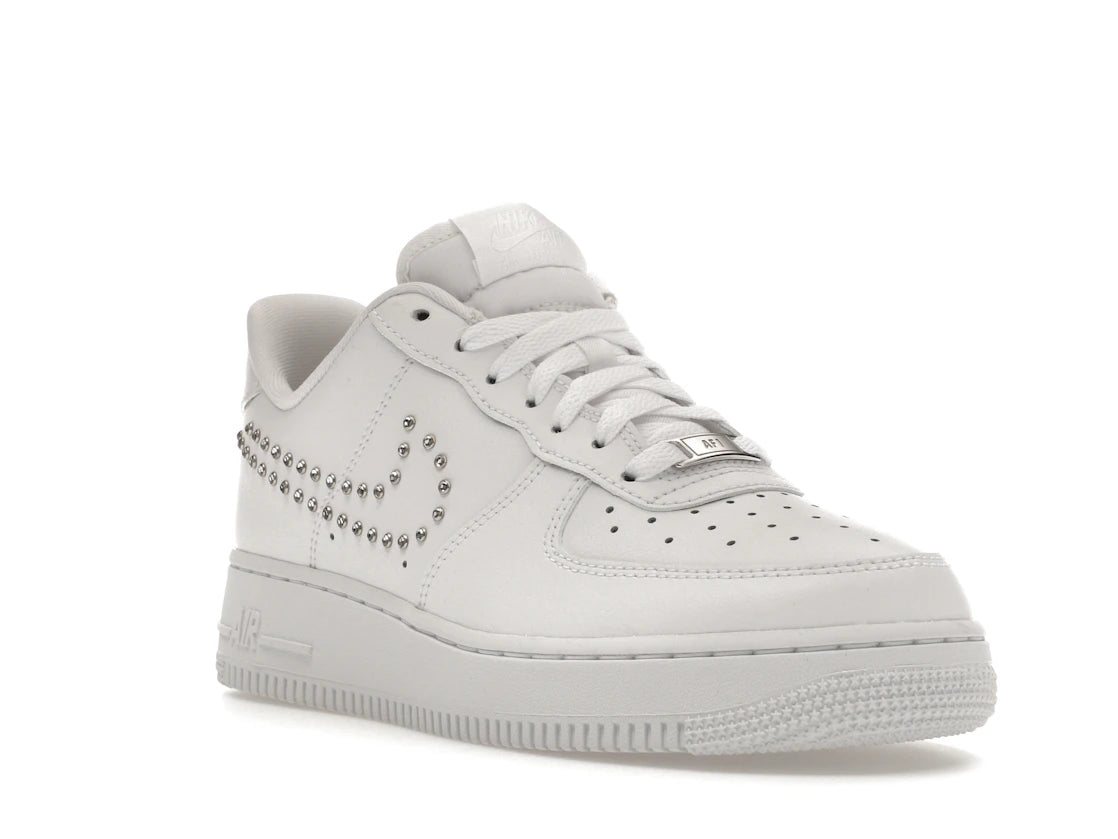 Nike Air Force 1 Low '07 Studded Swoosh (Women's) - vue secondaire A