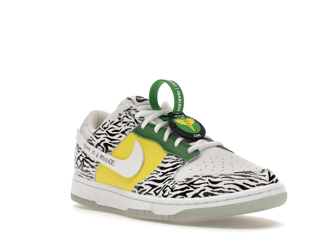 Nike Dunk Low Doernbecher Zoe - vue secondaire A