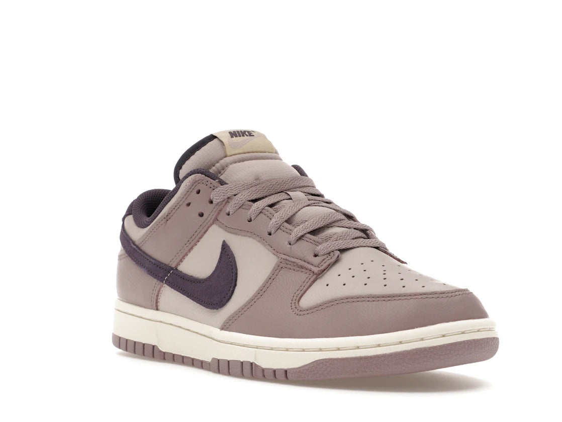 Nike Dunk Low SE Light Violet Ore - vue secondaire A